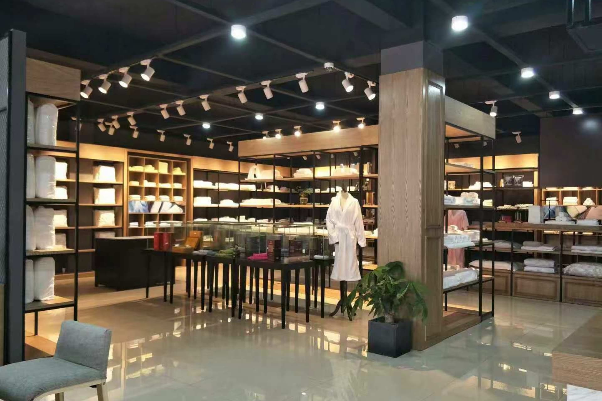 20251028-091956_WH_1920x1280px (1)